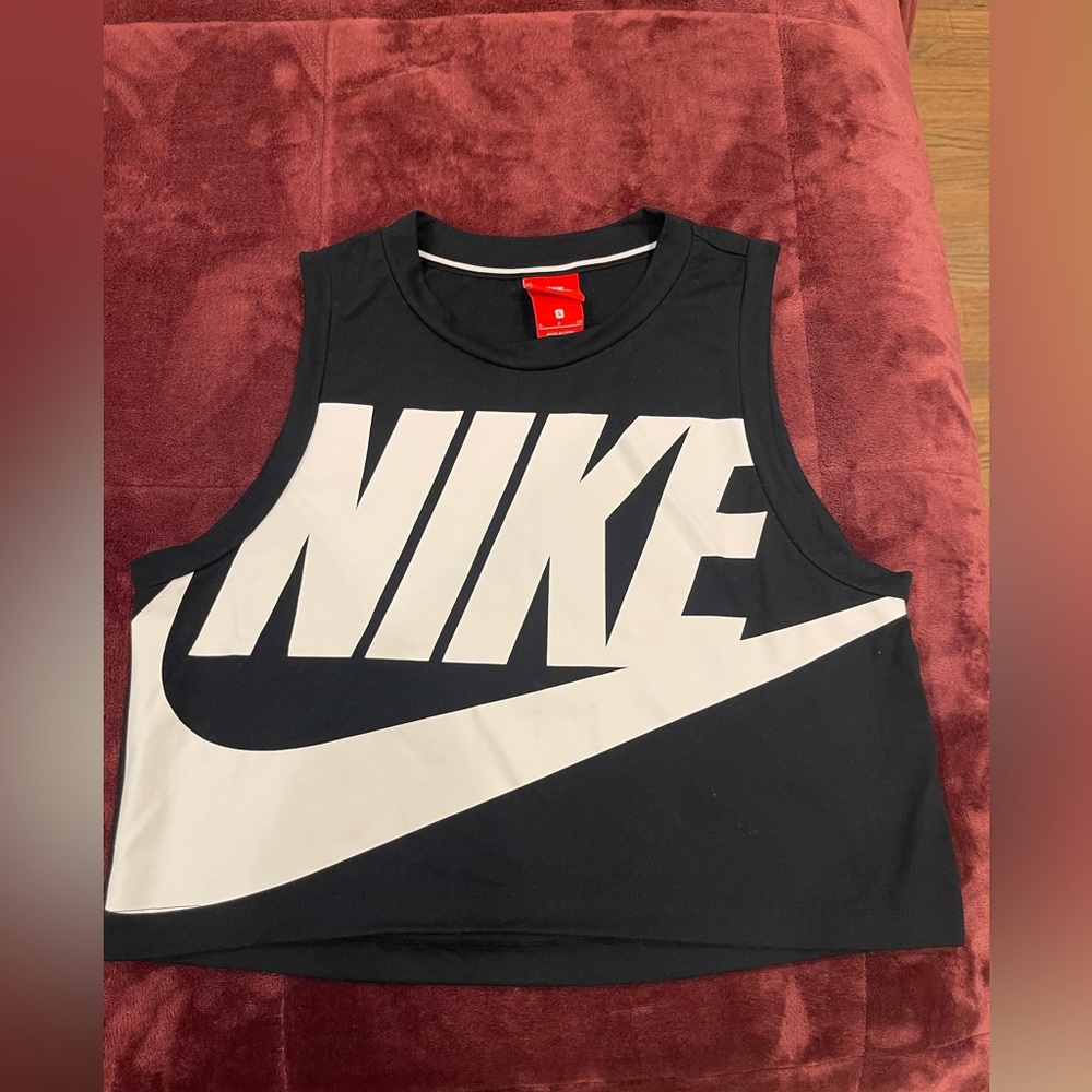 NIKE Crop Top
